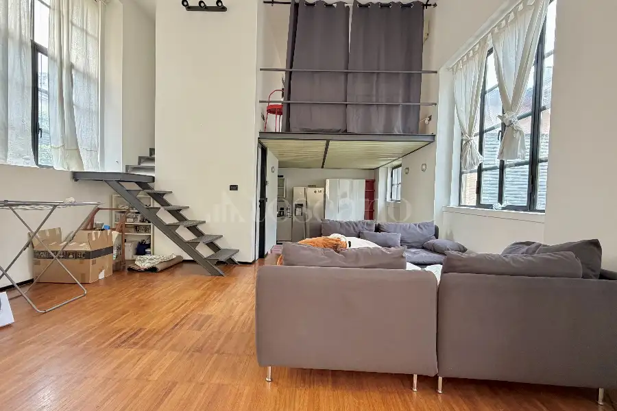 Loft in affitto di 90 mq a €1.650 (rif. 13/2026)
