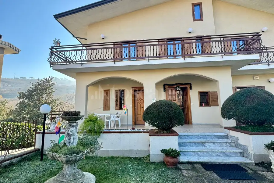Villa in vendita di 500 mq a €490.000 (rif. 95/2025)