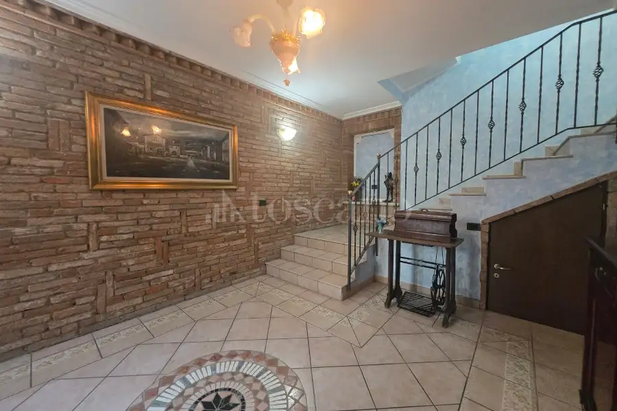 Casa Indipendente in vendita di 410 mq a €615.000 (rif. 40/2025)