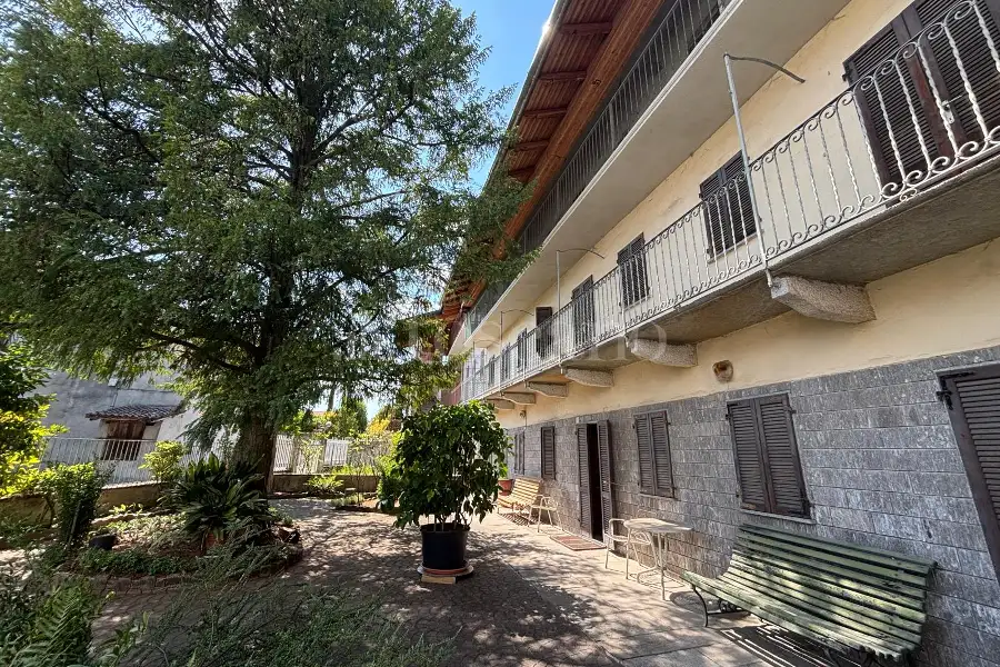 Casale in vendita di 840 mq a €650.000 (rif. 38/2026)