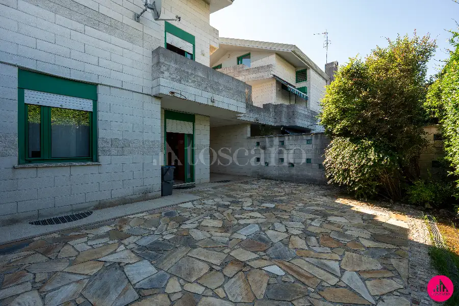 Villa Bifamiliare in vendita di 230 mq a €469.000 (rif. 54/2026)