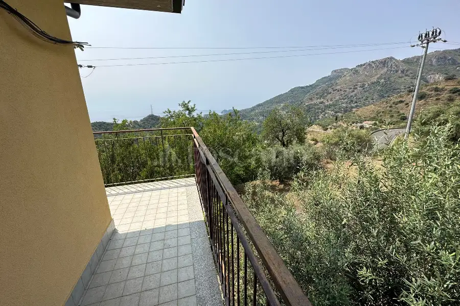 Villino a Schiera in vendita di 182 mq a €210.000 (rif. 31/2023)