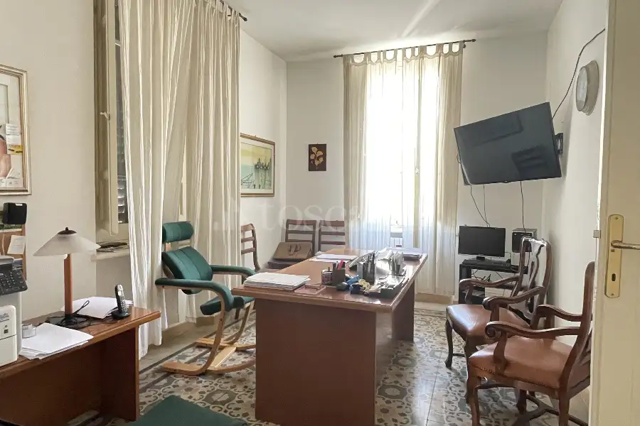 Palazzo in vendita di 350 mq a €685.000 (rif. 26/2024)