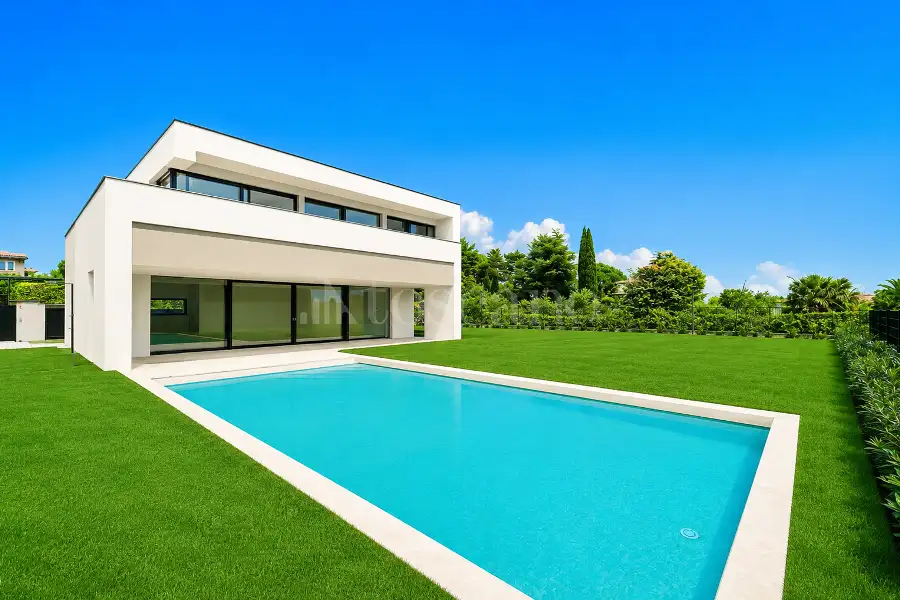 Villa in vendita di 335 mq a €1.740.000 (rif. 11/2025)