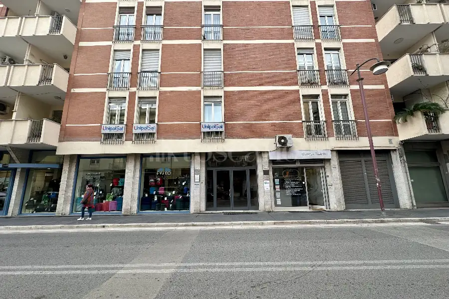 Ufficio in affitto di 90 mq a €800 (rif. 1/2025)