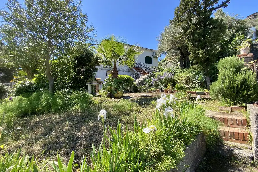 Casa Indipendente in vendita di 158 mq a €865.000 (rif. 20/2026)