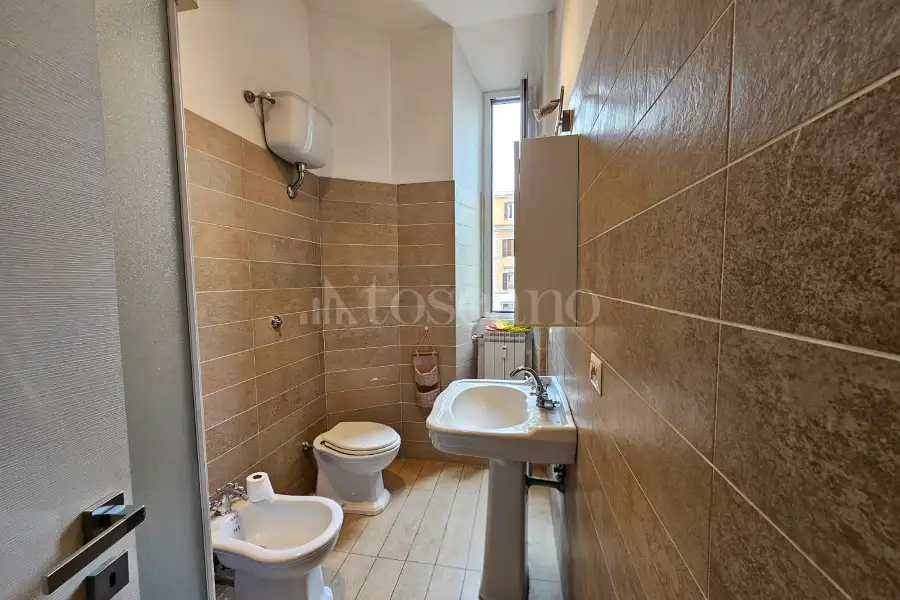 Negozio in affitto di 122 mq a €3.350 (rif. 15/2026)