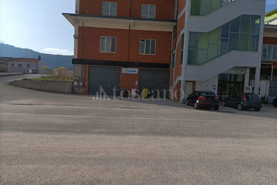 Negozio in affitto di 3.000 mq a €3.500 (rif. 123/2024)
