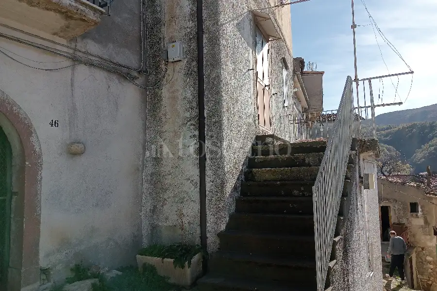 Casa in vendita di 80 mq a €15.000 (rif. 10/2026)