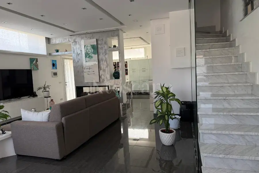Villino a Schiera in vendita di 270 mq a €349.000 (rif. 183/2026)