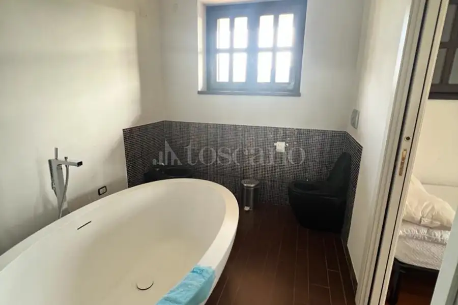 Villa in vendita di 400 mq a €399.000 (rif. 3/2024)