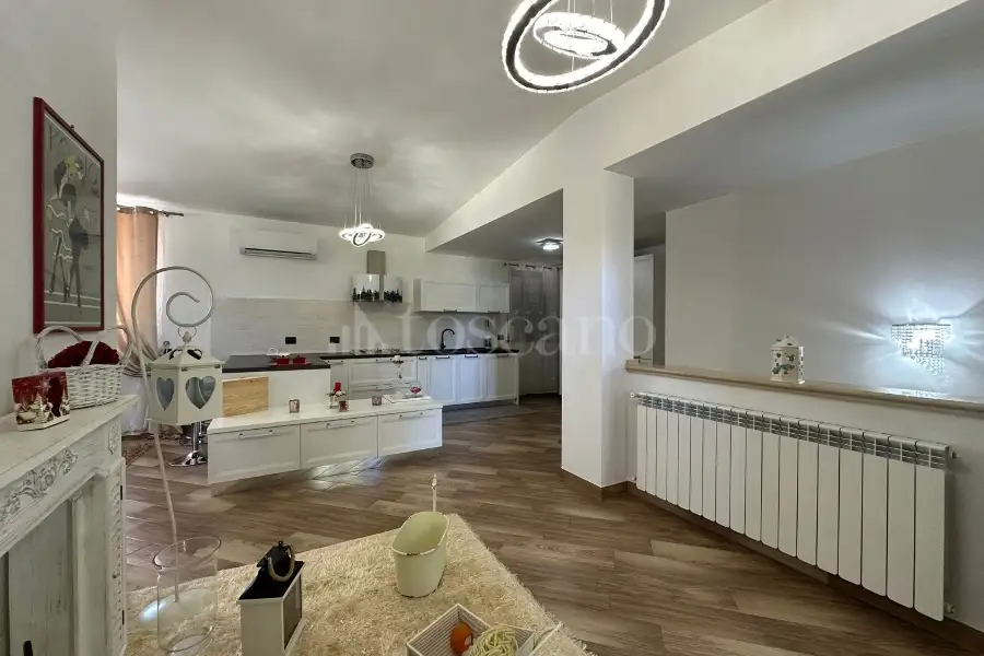 Casa Indipendente in vendita di 313 mq a €719.000 (rif. 56/2025)