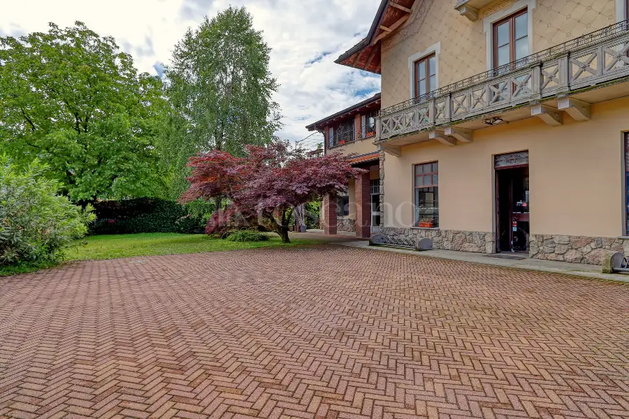 Negozio in vendita di 150 mq a €300.000 (rif. 22/2026)