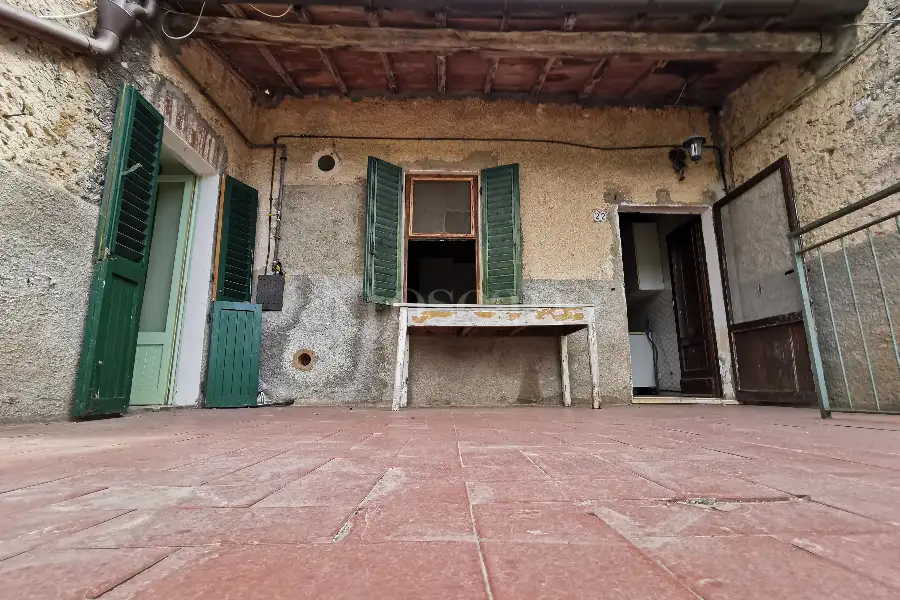 Casa in vendita di 250 mq a €274.000 (rif. 32/2023)