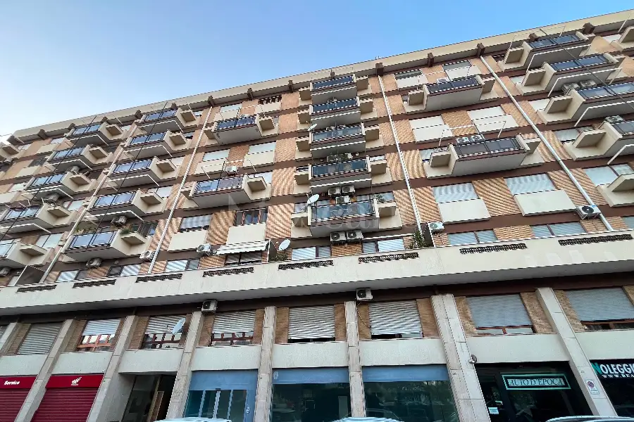 Negozio in vendita di 437 mq a €337.000 (rif. 33/2026)