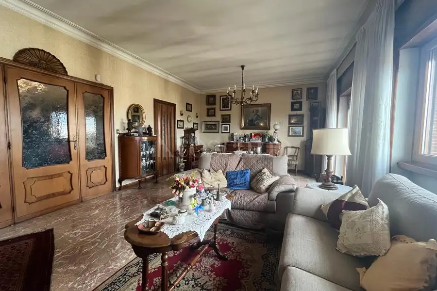 Attico in vendita di 175 mq a €699.000 (rif. 29/2026)