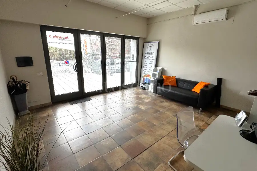 Negozio in affitto di 60 mq a €1.300 (rif. 1/2026)