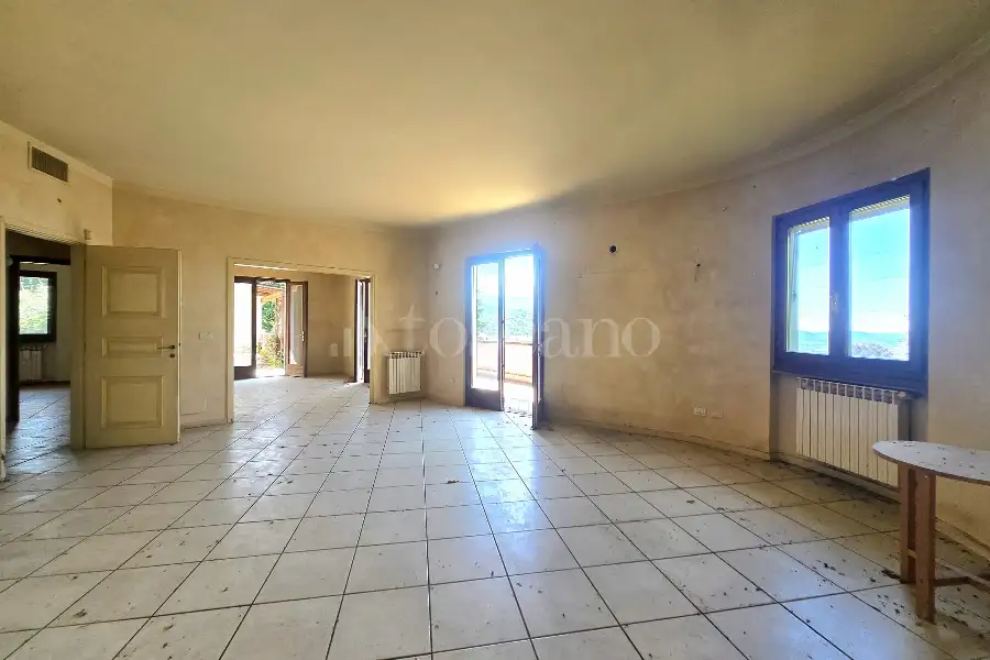 Villa in vendita di 200 mq a €780.000 (rif. 38/2026)