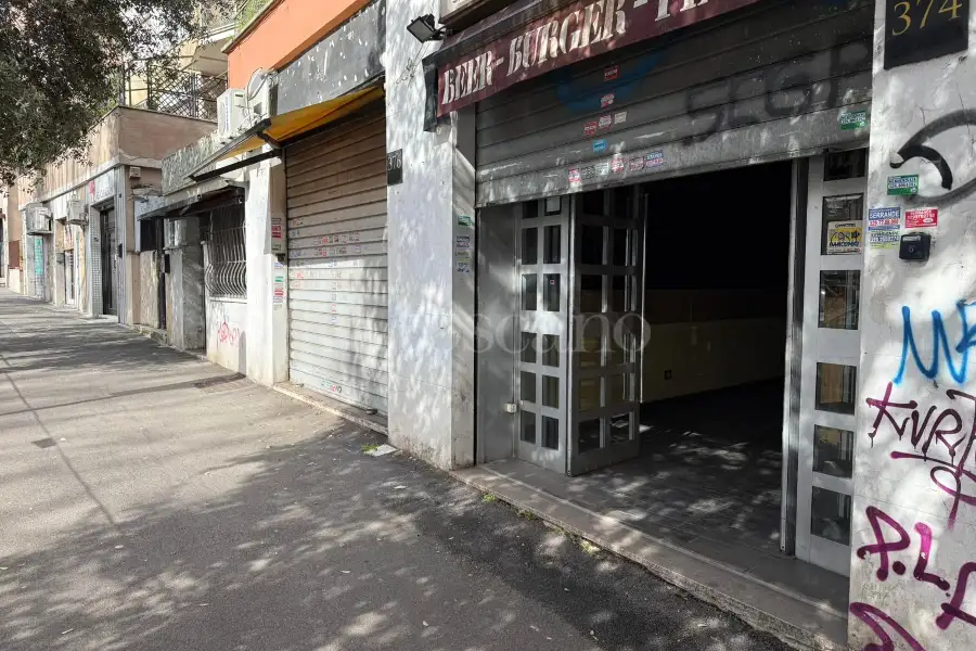 Negozio in vendita di 230 mq a €495.000 (rif. 6/2026)