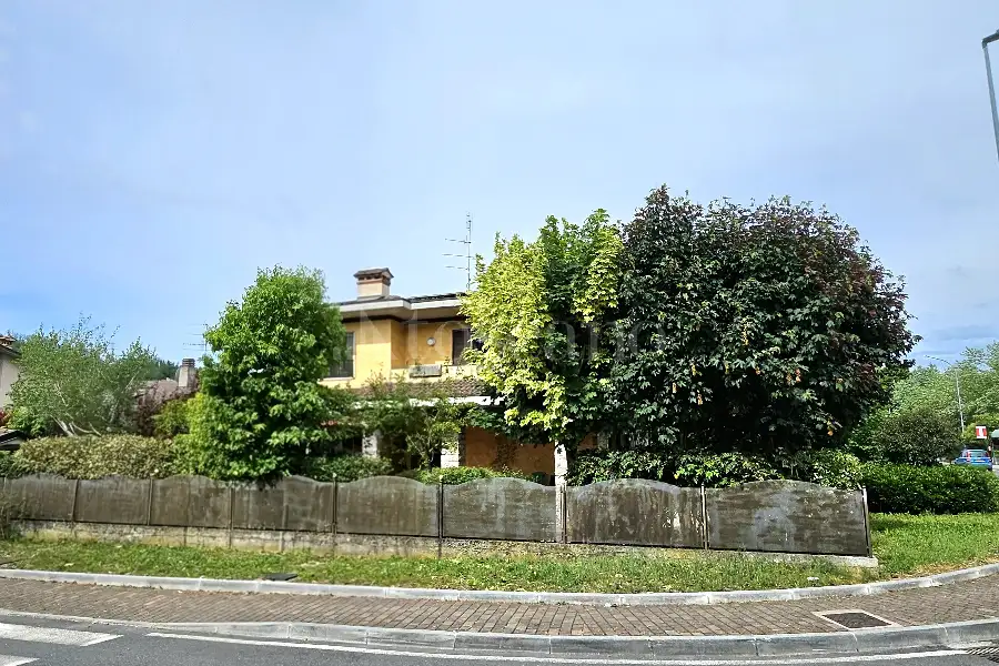 Villa Bifamiliare in vendita di 210 mq a €399.000 (rif. 13/2026)
