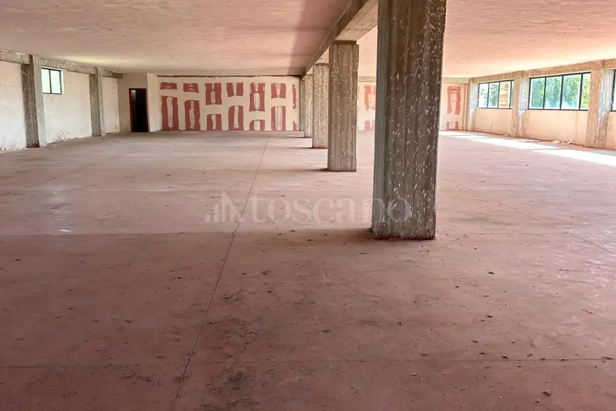 Negozio in vendita di 680 mq a €165.000 (rif. 150/2024)