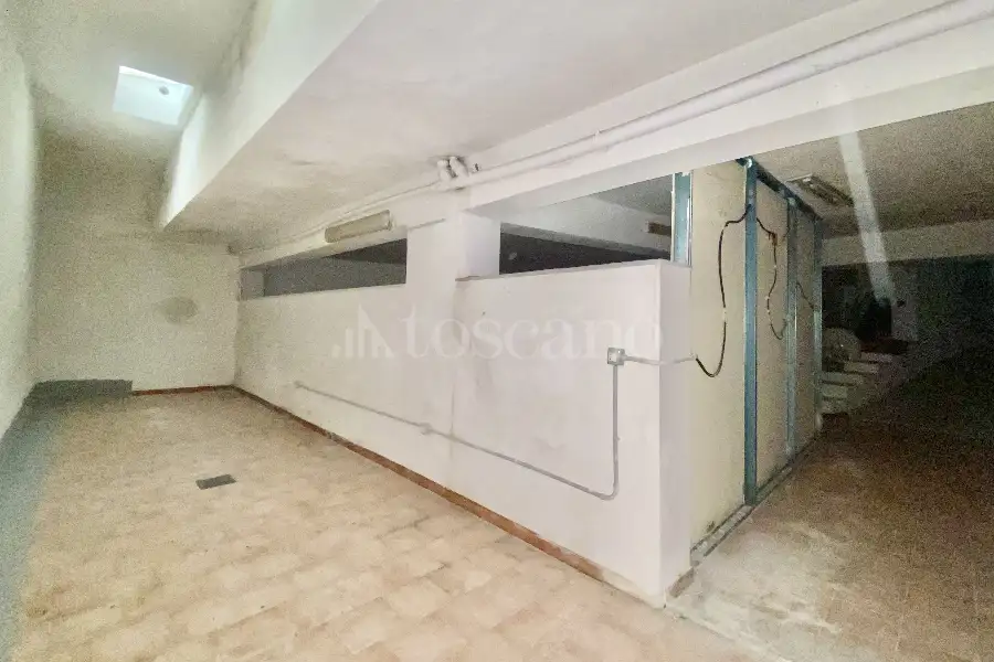 Posto Moto in vendita di 110 mq a €68.000 (rif. 4/2026)