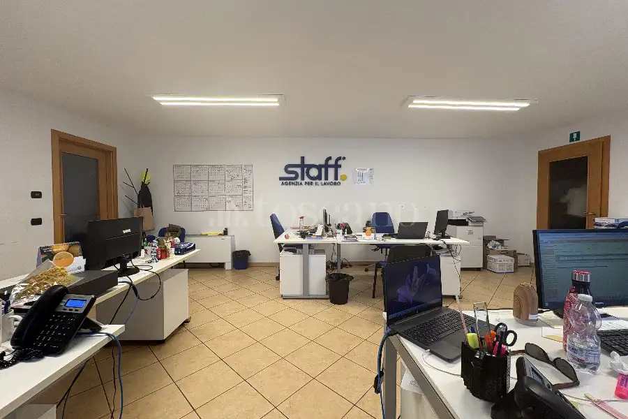 Ufficio in affitto di 180 mq a €2.166 (rif. 26/2026)