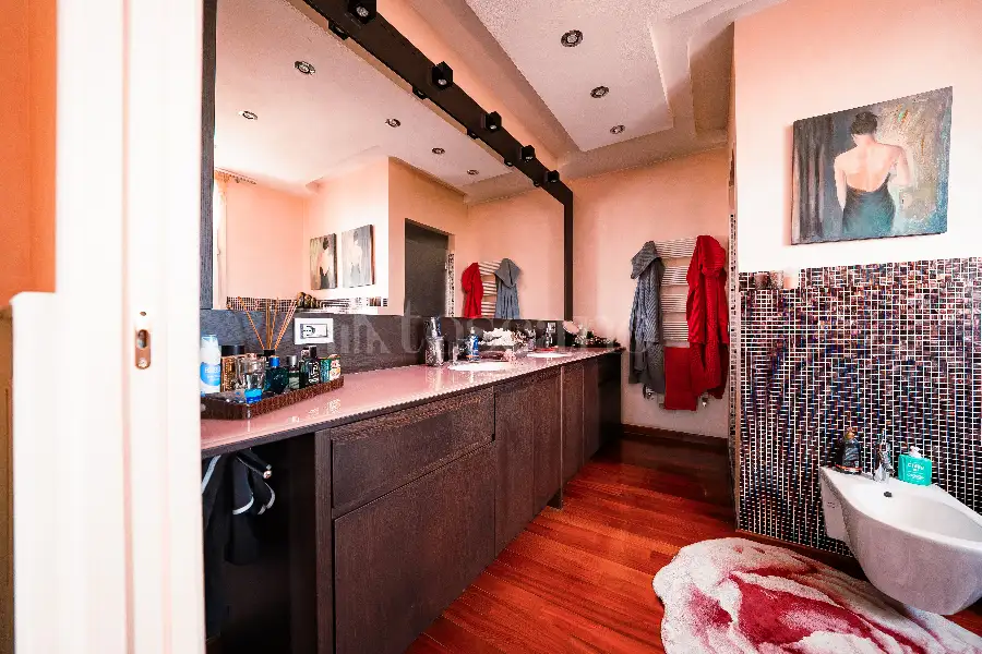 Casa Indipendente in vendita di 340 mq a €1.490.000 (rif. 24/2026)
