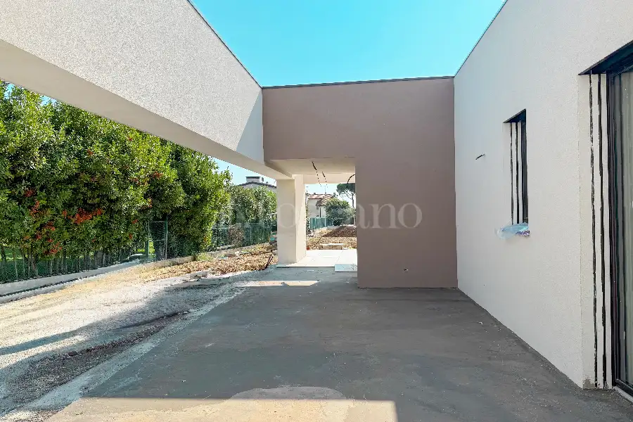 Villa in vendita di 362 mq a €1.695.000 (rif. 14/2025)