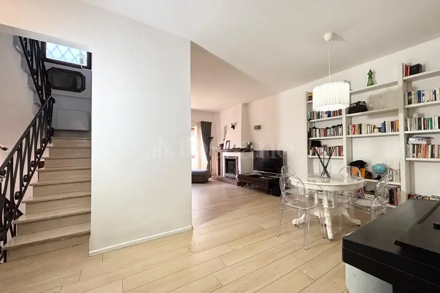 Villino a Schiera in vendita di 261 mq a €699.000 (rif. 49/2025)