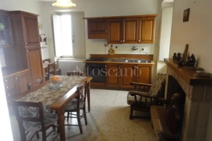 Casale in vendita di 400 mq a €169.000 (rif. 4/2017)