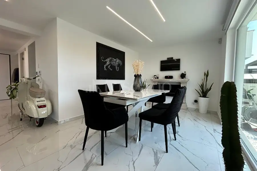 Villa in vendita di 180 mq a €599.000 (rif. 11/2026)