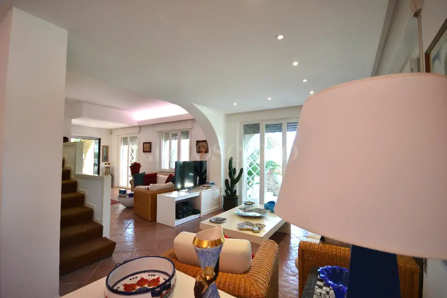 Casa Indipendente in affitto di 180 mq a €2.900 (rif. 43/2025)