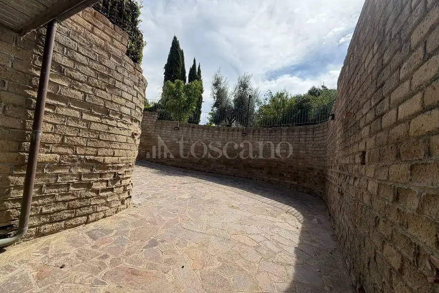 Villa Bifamiliare in vendita di 400 mq a €829.000 (rif. 33/2026)