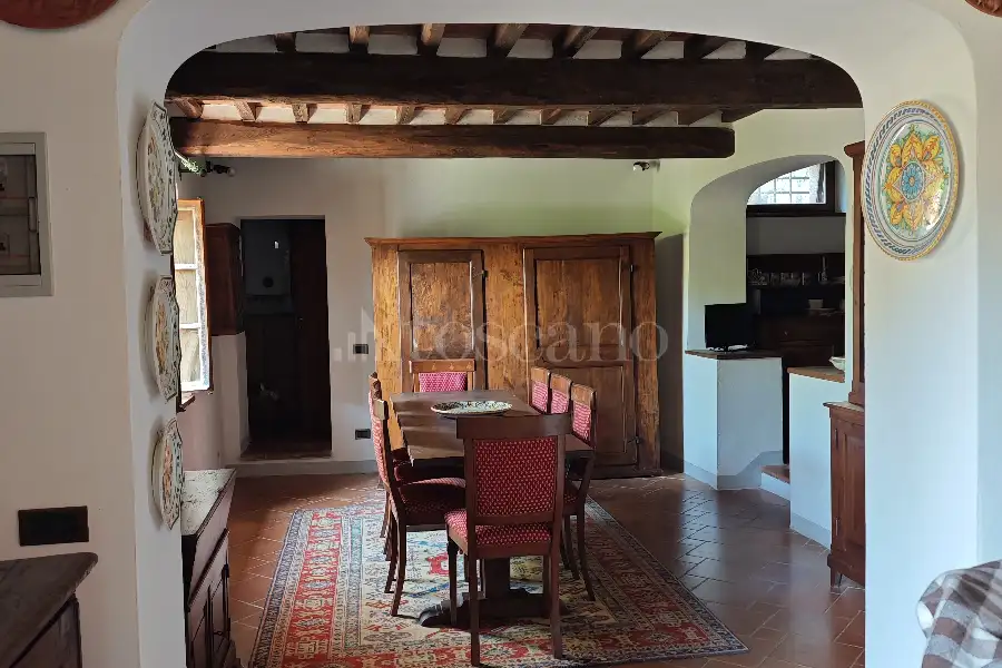 Casale in vendita di 300 mq a €570.000 (rif. 24/2022)