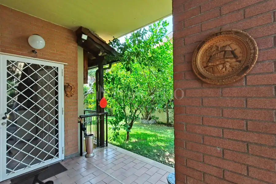 Villa Plurifamiliare in vendita di 210 mq a €585.000 (rif. 56/2026)