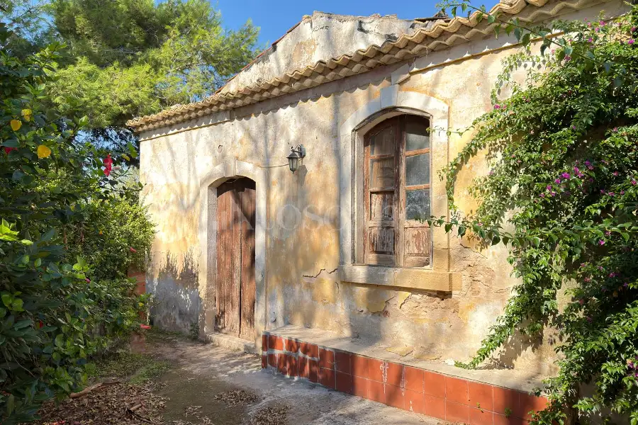 Villa in vendita di 345 mq a €369.000 (rif. 123/2026)