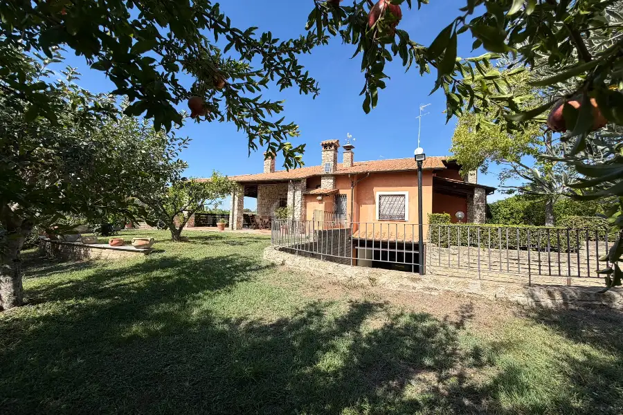 Villa Bifamiliare in vendita di 400 mq a €829.000 (rif. 33/2026)