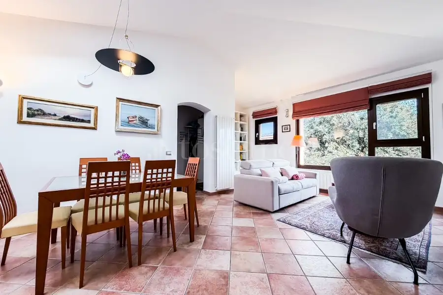 Villino a Schiera in vendita di 235 mq a €550.000 (rif. 91/2025)