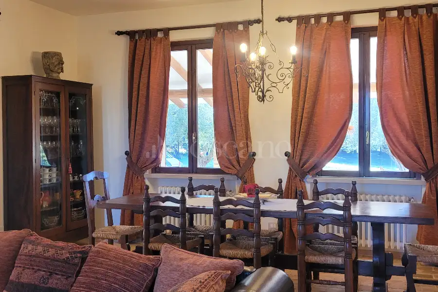 Villa in vendita di 480 mq a €880.000 (rif. 4/2026)