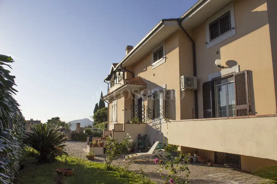 Villa in vendita di 336 mq a €290.000 (rif. 36/2024)