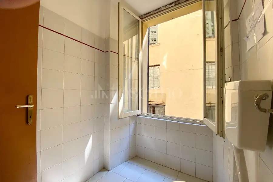 Negozio in vendita di 93 mq a €110.000 (rif. 28/2026)