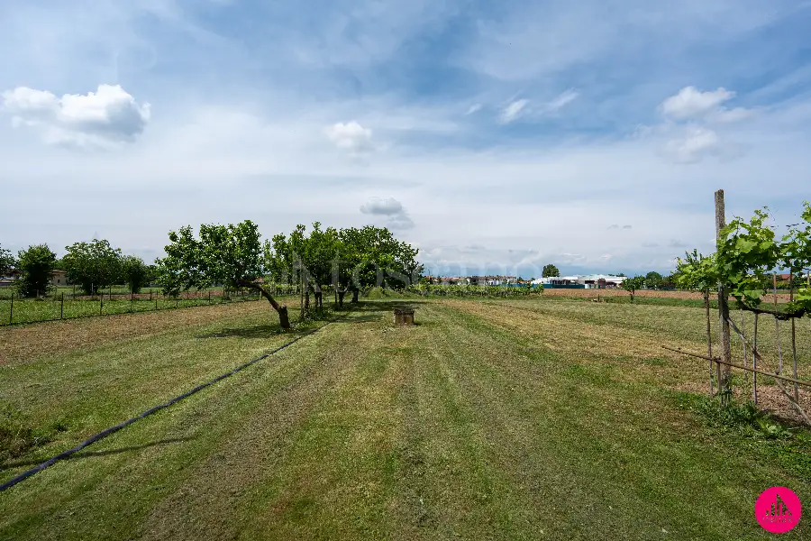 Casa Indipendente in vendita di 212 mq a €205.000 (rif. 75/2026)