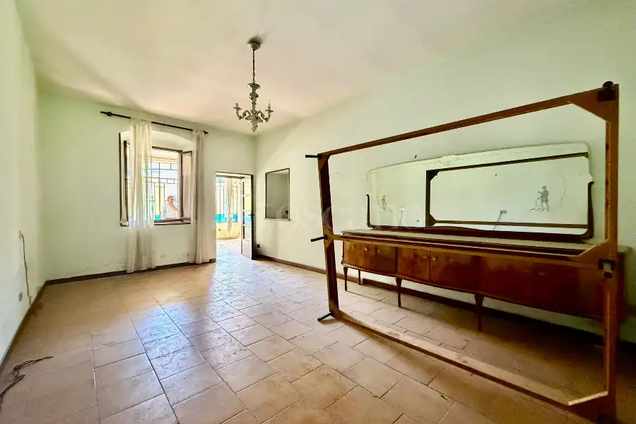 Casa Indipendente in vendita di 400 mq a €315.000 (rif. 41/2026)