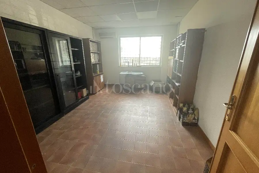 Capannone in vendita di 19.000 mq a €1.900.000 (rif. 87/2025)