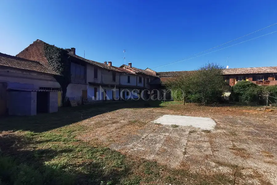 Casa Indipendente in vendita di 500 mq a €65.000 (rif. 27/2026)