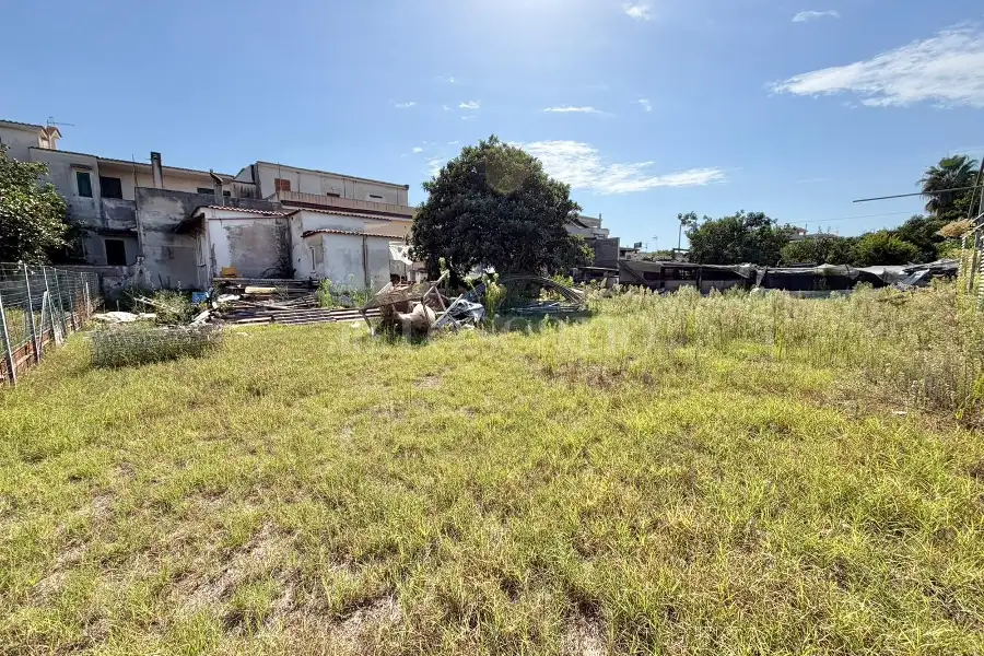 Negozio in vendita di 110 mq a €440.000 (rif. 19/2026)