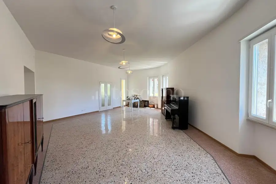 Casa in affitto di 200 mq a €5.300 (rif. 10/2026)
