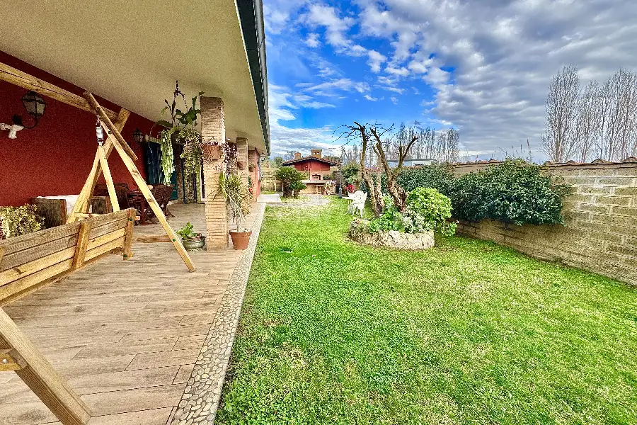 Villa in vendita di 300 mq a €445.000 (rif. 11/2025)