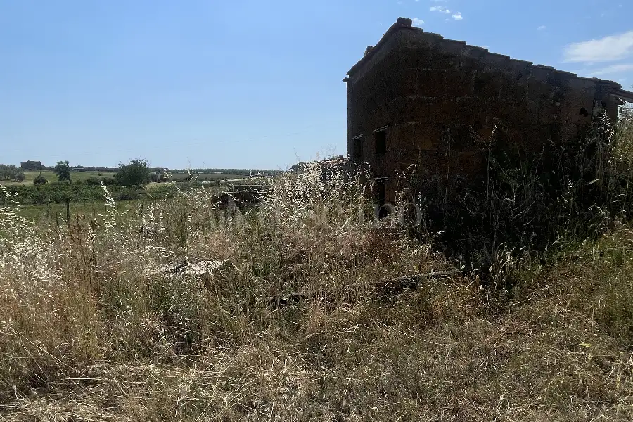 Agricolo in vendita di 60.000 mq a €170.000 (rif. 25/2026)
